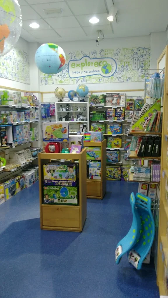 Foto 4 de Dideco Arzobispo Cos Tienda de Juguetes y Libros