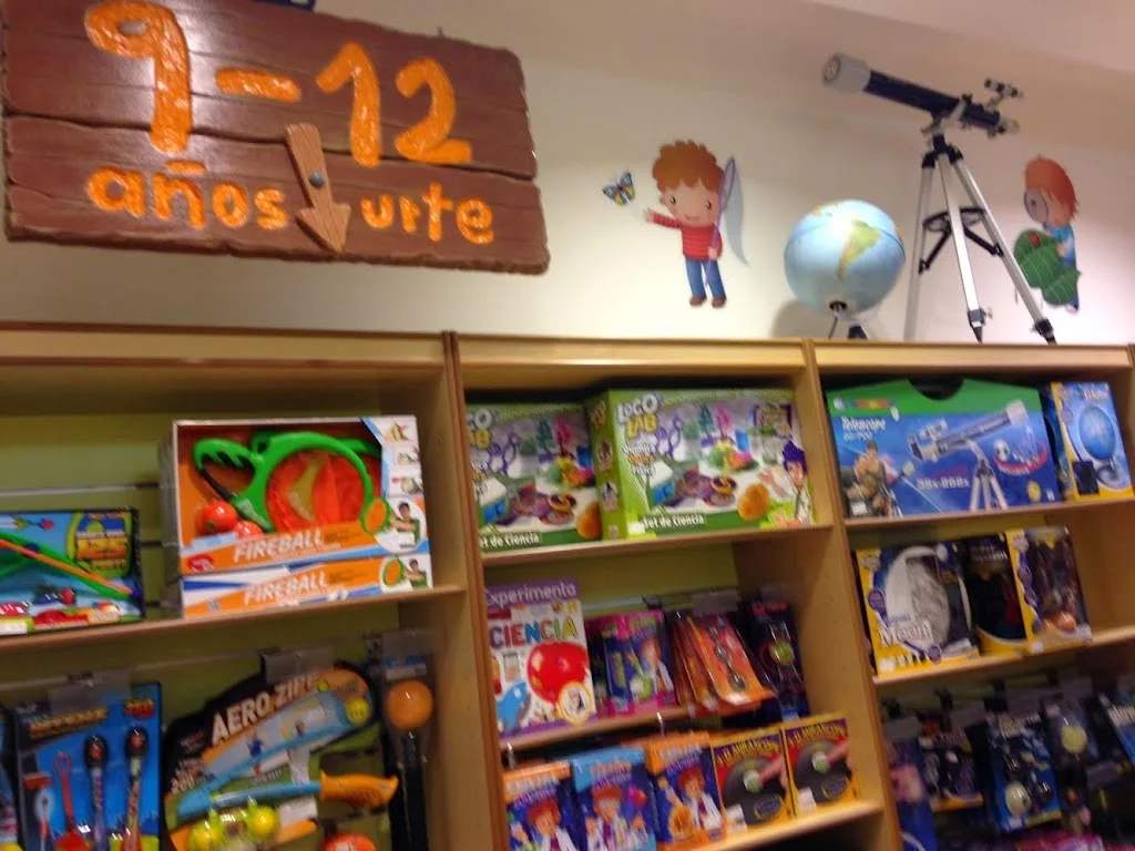 Foto 4 de Dideco Pamplona Tienda de Juguetes y Libros