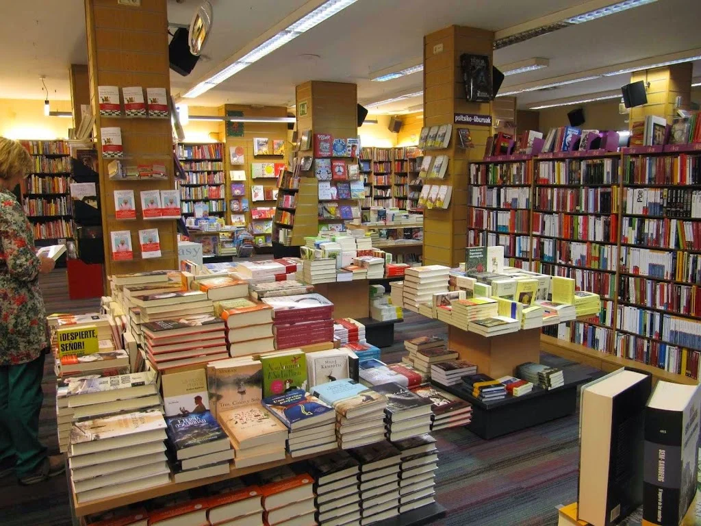 Foto 3 de Elkar Libreria / Parte Vieja