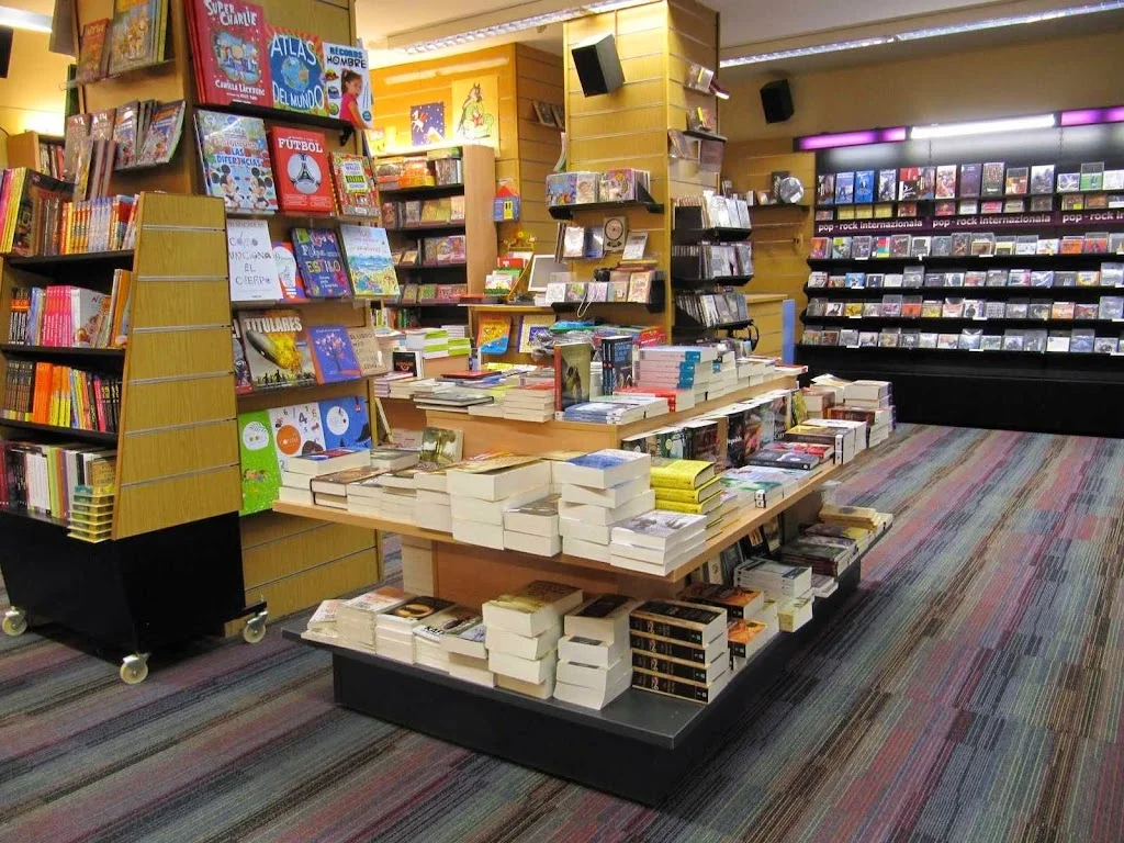 Foto 4 de Elkar Libreria / Parte Vieja