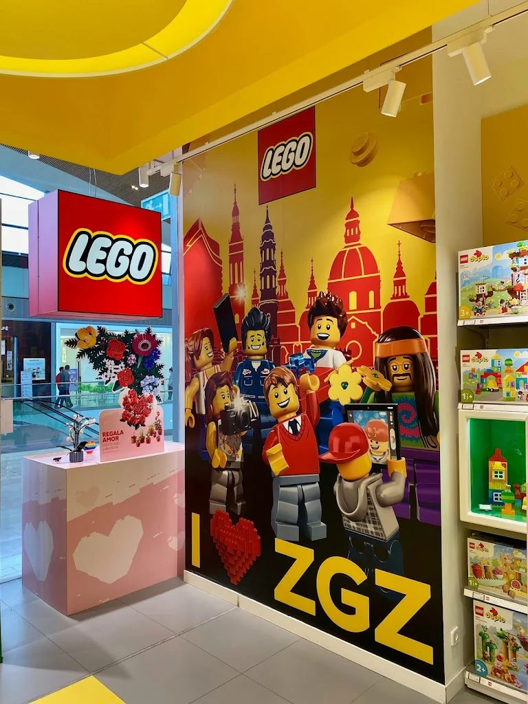 Foto 3 de LEGO(r) Certified Store Zaragoza