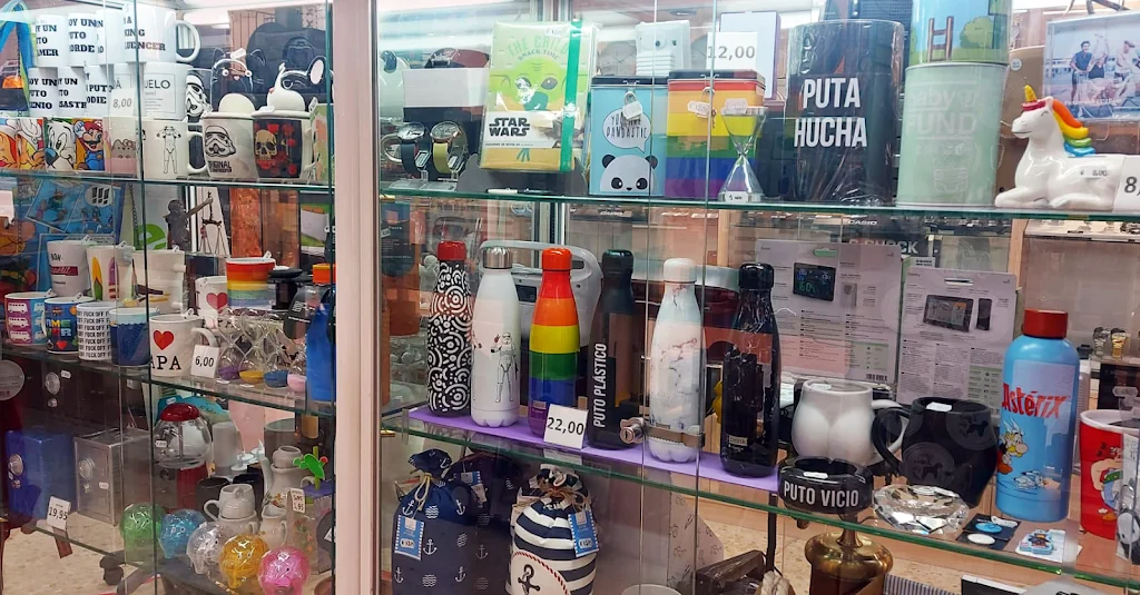 Foto 4 de Nisatra Gift Shop - Tienda de Regalos y Relojeria en Benidorm